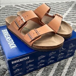 NWT women’s Birkenstocks size 40